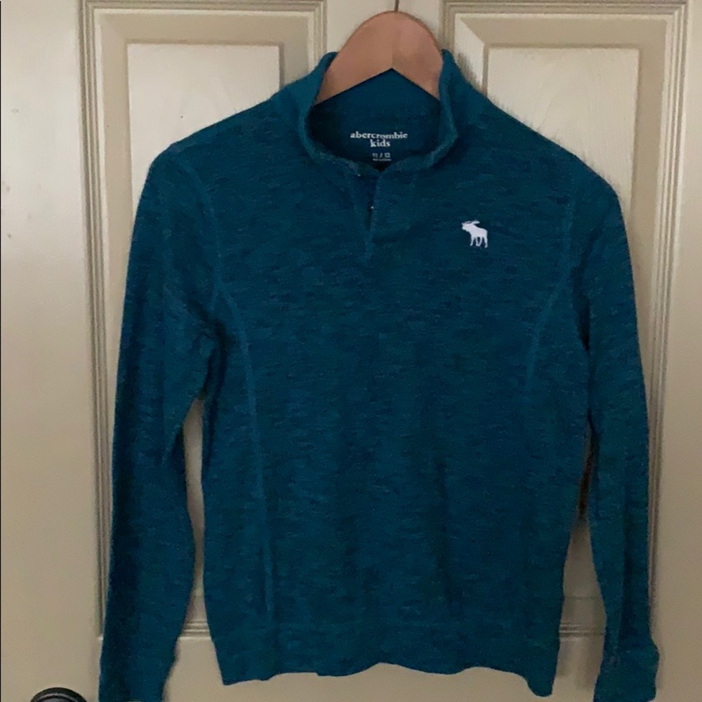Abercrombie boys size 11/12 long sleeve tee.